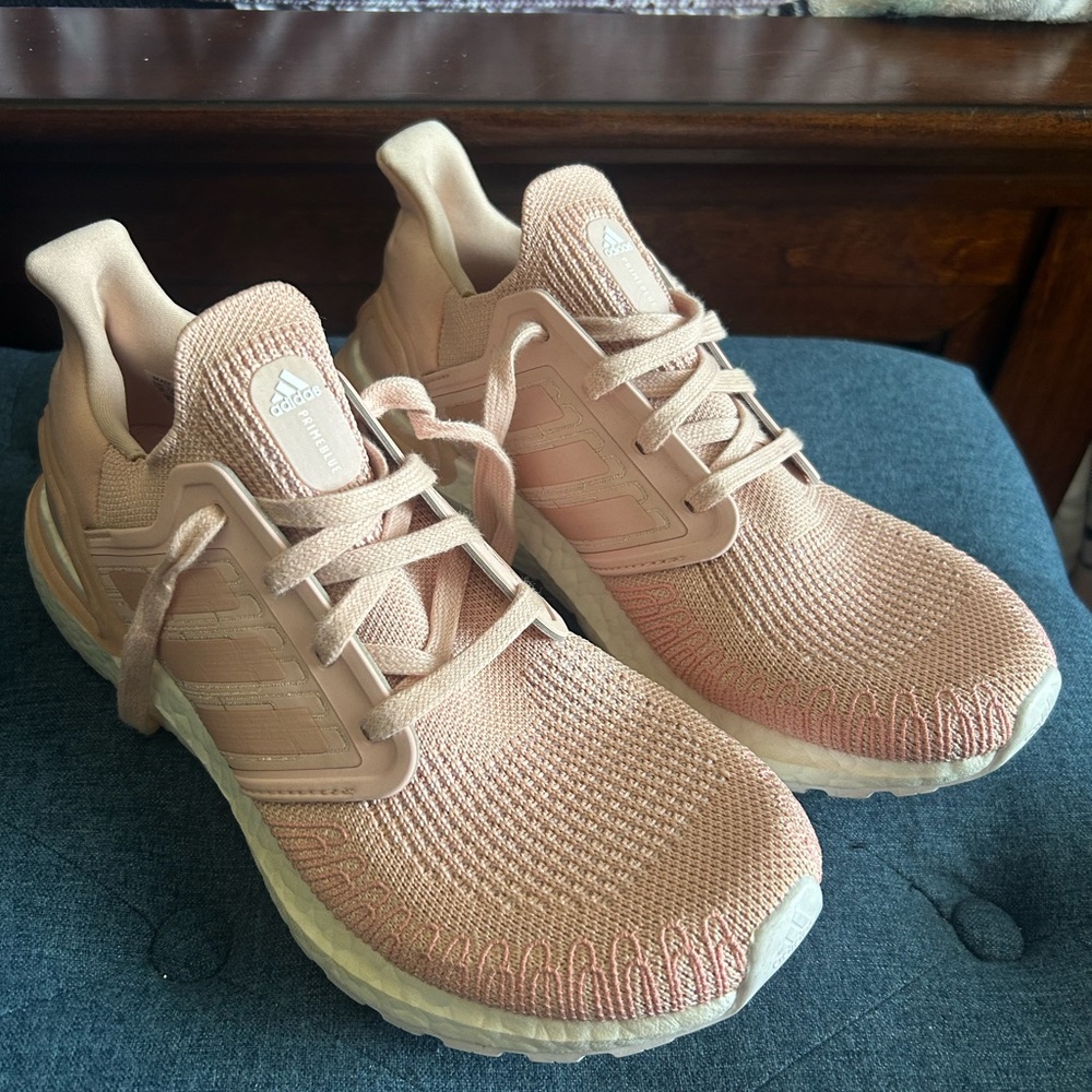 ADIDAS ULTRABOOST PINK